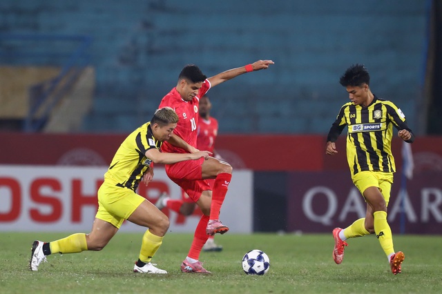 CLB CAHN bị loại khỏi giải ch&acirc;u &Aacute;, HLV Polking thất vọng: 'B&oacute;ng đ&aacute; nghiệt ng&atilde;, b&agrave;i học thật đau đớn&rsquo;- Ảnh 1.