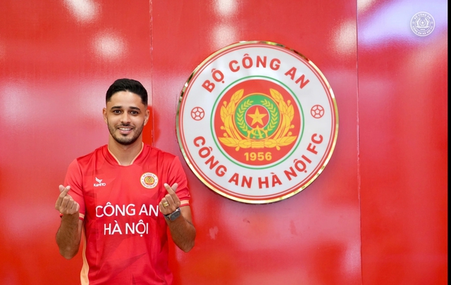 Leo Artur d&iacute;nh thẻ đỏ trận CLB CAHN thua Tampines, bị treo gi&ograve; ở V-League kh&ocirc;ng?- Ảnh 2.