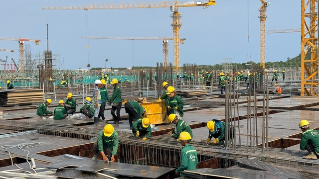 Chủ tịch Coteccons viết thư gửi công nhân ở lại công trường trong dịp tết- Ảnh 3. Chủ tịch Coteccons viết thư gửi công nhân ở lại công trường trong dịp tết- Ảnh 3.