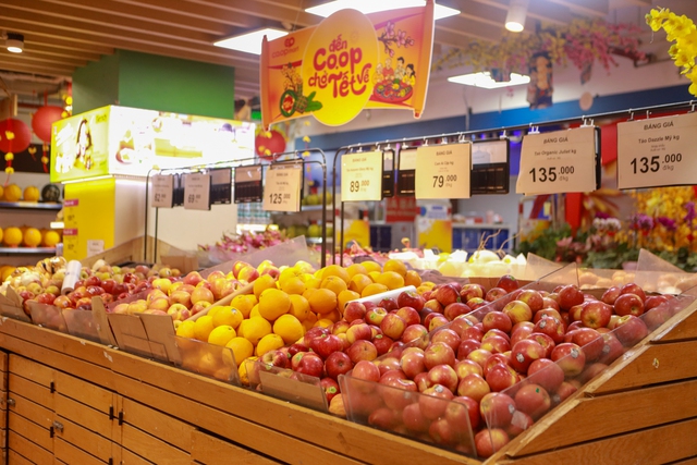 Mùng 3 tết cúng hóa vàng: Chợ tăng giá , siêu thị giữ ổn định giá cả - Ảnh 8. Mùng 3 tết cúng hóa vàng: Chợ tăng giá , siêu thị giữ ổn định giá cả - Ảnh 8.