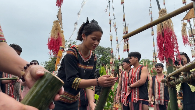 Lễ c&uacute;ng m&aacute;ng nước của người Xơ Đăng: Giữ mạch nguồn giữa đại ng&agrave;n- Ảnh 3.
