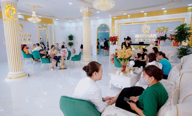 CEO Cao Thị Ho&agrave;n đạt giải thưởng Nh&agrave; l&atilde;nh đạo doanh nghiệp giỏi 2026 - Ảnh 4.