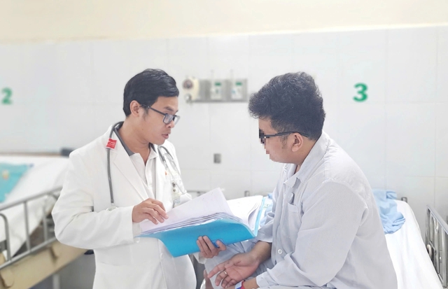 TP.HCM: Kh&oacute; thở sau chơi thể thao, nam thanh ni&ecirc;n thuy&ecirc;n tắc phổi được cứu kịp thời - Ảnh 1.