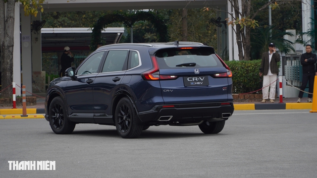 Honda CR-V hybrid lắp r&aacute;p tại Việt Nam 2 phi&ecirc;n bản, mở b&aacute;n trước Tết 2026 - Ảnh 3.