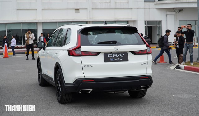 Honda CR-V hybrid lắp r&aacute;p tại Việt Nam 2 phi&ecirc;n bản, mở b&aacute;n trước Tết 2026 - Ảnh 4.