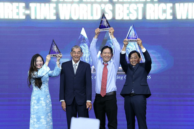 Gạo ST25 nhận c&uacute;p 'Gạo ngon nhất thế giới' sau 3 th&aacute;ng đoạt giải - Ảnh 4.