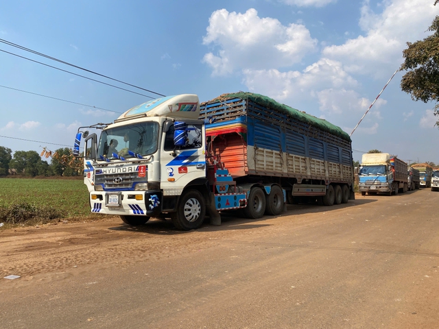 Nỗ lực giải quyết &ugrave;n tắc h&agrave;ng h&oacute;a ở cửa khẩu- Ảnh 1.