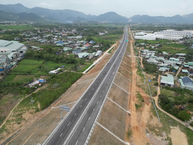 Cao tốc Quy Nhơn &ndash; Ch&iacute; Thạnh đếm ngược ng&agrave;y th&ocirc;ng xe - Ảnh 1.