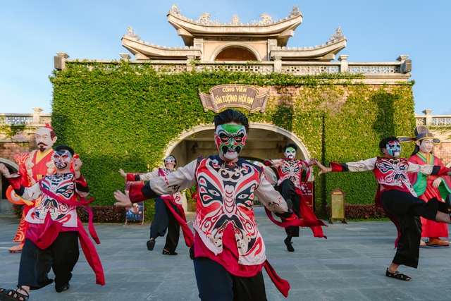 Đảo K&yacute; Ức Hội An thắp s&aacute;ng đ&egrave;n lồng khổng lồ, khởi động Lễ hội &Aacute;nh s&aacute;ng & Di sản 2026- Ảnh 3.