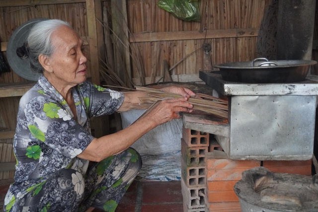 Ảnh tết của má: Những kỷ niệm giản dị và tình thương trong những bức ảnh quê mùa - Ảnh 2. Ảnh tết của má: Những kỷ niệm giản dị và tình thương trong những bức ảnh quê mùa - Ảnh 2.