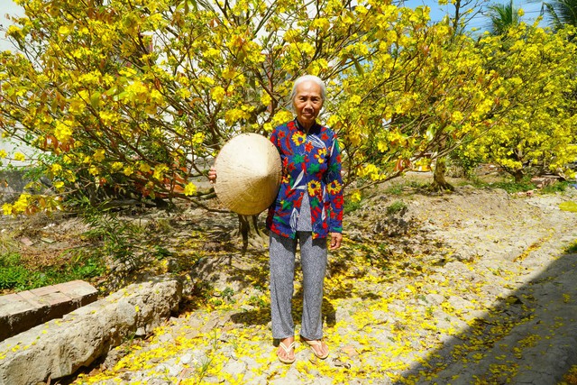 Ảnh tết của má: Những kỷ niệm giản dị và tình thương trong những bức ảnh quê mùa - Ảnh 1. Ảnh tết của má: Những kỷ niệm giản dị và tình thương trong những bức ảnh quê mùa - Ảnh 1.