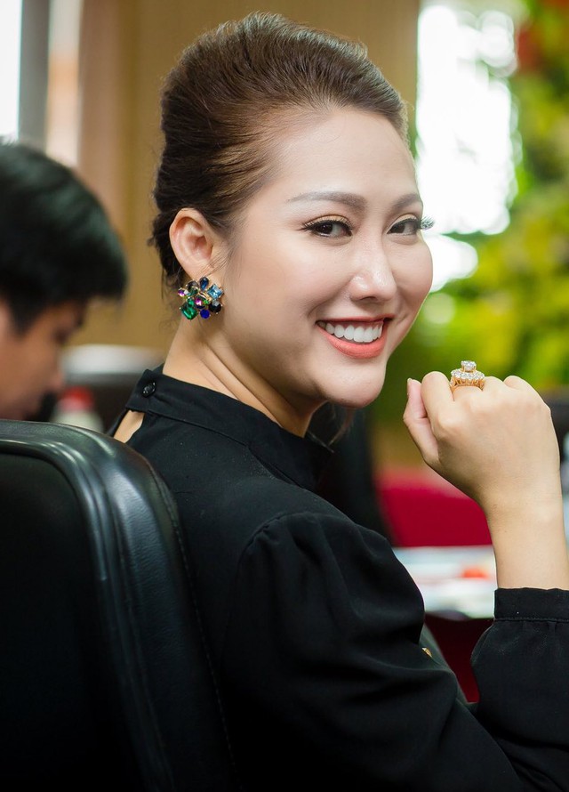 Phi Thanh V&acirc;n n&oacute;i l&yacute; do chưa tổ chức đ&aacute;m cưới với bạn trai doanh nh&acirc;n - Ảnh 2.