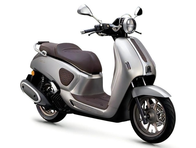 Xe tay ga Honda sản xuất tại Trung Quốc: D&aacute;ng cổ điển, c&ocirc;ng nghệ hiện đại - Ảnh 1.