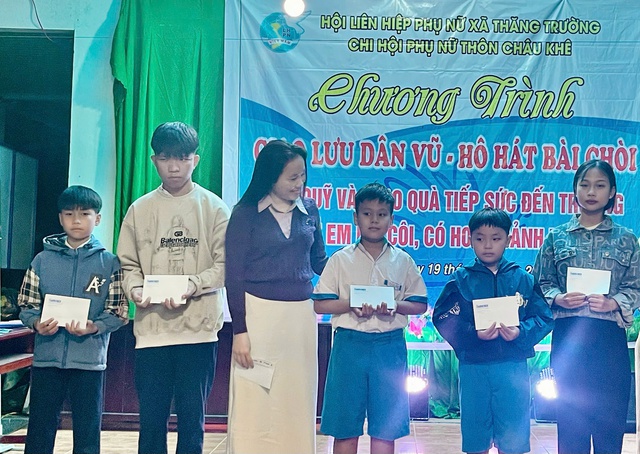 Mang m&ugrave;a xu&acirc;n đến với trẻ mồ c&ocirc;i- Ảnh 2.