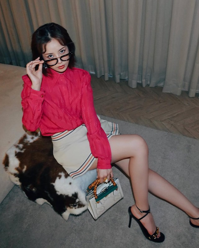 Diện áo sơ mi, đầm sơ mi để tận hưởng vẻ đẹp thanh lịch mùa xuân- Ảnh 6.