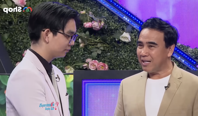 Quyền Linh ngỡ ngàng khi chàng kỹ sư bị người nhà 'bóc phốt' trên show hẹn hò - Ảnh 1.