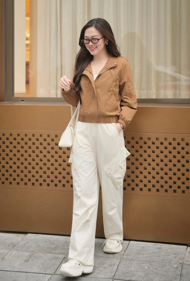 Trắng và be, cách phối màu giúp làm sáng bừng mọi trang phục- Ảnh 4. Trắng và be, cách phối màu giúp làm sáng bừng mọi trang phục- Ảnh 4.