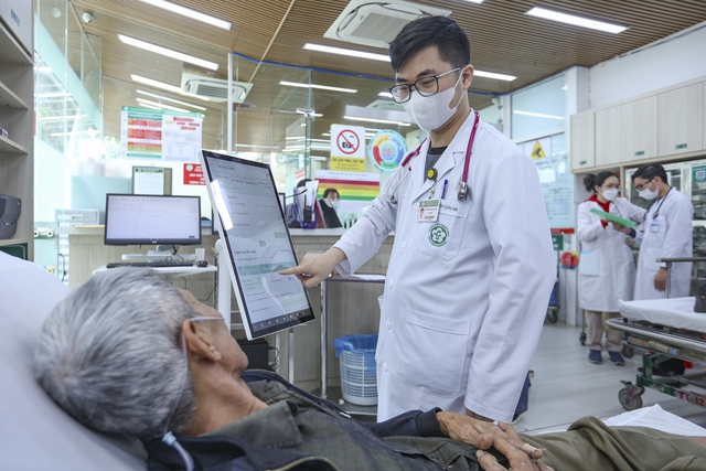 Bệnh án điện tử: Điều dưỡng không còn 'nỗi lo' xin chữ ký hoàn thiện hồ sơ- Ảnh 1. Bệnh án điện tử: Điều dưỡng không còn 'nỗi lo' xin chữ ký hoàn thiện hồ sơ- Ảnh 1.