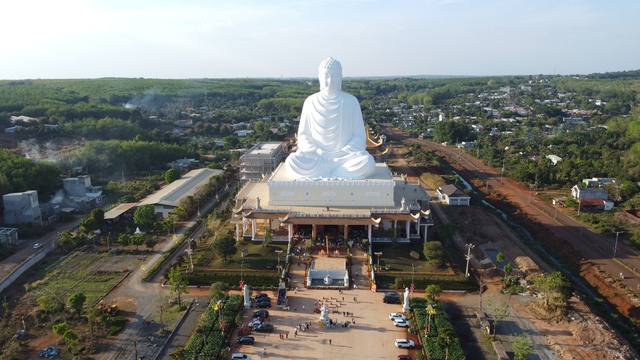 Du Xu&acirc;n ng&ocirc;i ch&ugrave;a c&oacute; tượng Đức Phật Th&iacute;ch Ca tọa thiền cao nhất Đ&ocirc;ng Nam &Aacute; - Ảnh 1.