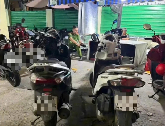 Công an TP.HCM bắt nhóm cướp giật mùng 5 Tết, có bé gái 14 tuổi - Ảnh 3.