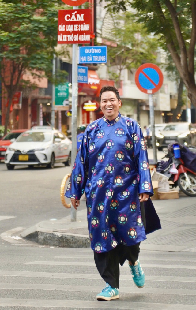 Ho&agrave;ng Mập đ&oacute;n tết trong biệt phủ 10.000 m2, tiết lộ việc học tiến sĩ- Ảnh 5.