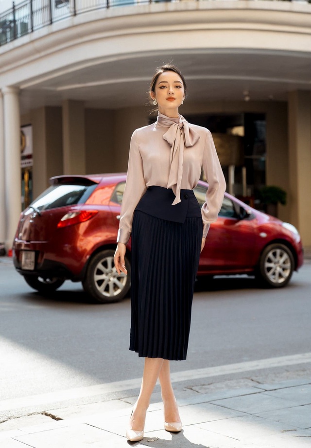 Biến hóa đa phong cách cùng xu hướng trang phục thắt nơ- Ảnh 1.