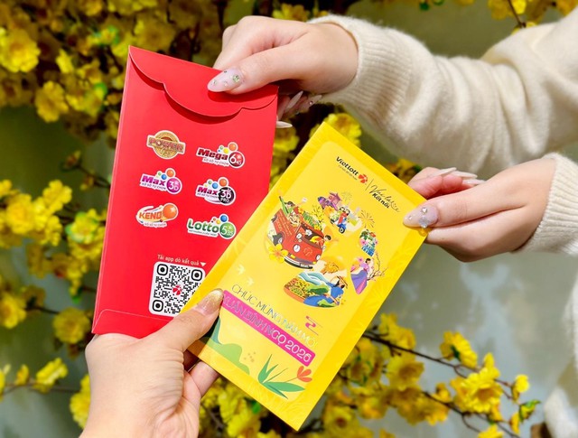 Ngày đầu tiên đi làm: Trao vé số đầu năm, gieo hy vọng lớn- Ảnh 2. Ngày đầu tiên đi làm: Trao vé số đầu năm, gieo hy vọng lớn- Ảnh 2.