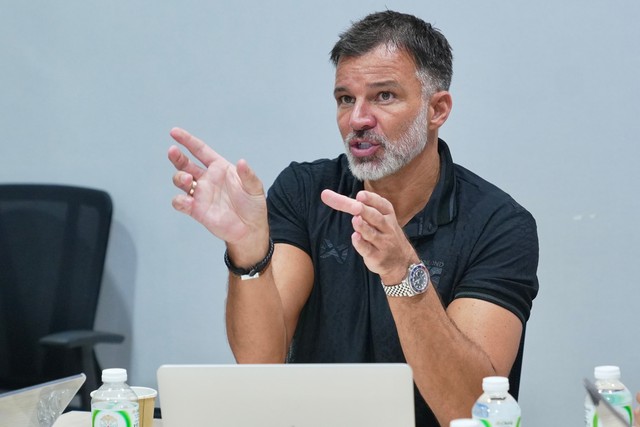 Đội tuyển Th&aacute;i Lan sắp đấu trận &lsquo;sinh tử&rsquo; giải ch&acirc;u &Aacute;, HLV Hudson lo sốt v&oacute; v&igrave;&hellip;- Ảnh 1.