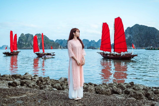 C&aacute;nh buồm đỏ thắm h&uacute;t kh&aacute;ch du lịch đến Quảng Ninh dịp Tết B&iacute;nh Ngọ 2026 - Ảnh 1.