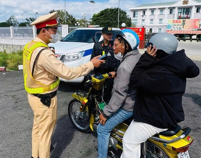 Kh&aacute;nh H&ograve;a: Gần 400 người vi phạm nồng độ cồn trong 9 ng&agrave;y tết- Ảnh 1.