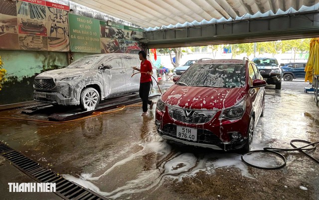 Sau Tết nên tự rửa xe hay mang ra dịch vụ chuyên nghiệp? - Ảnh 2.