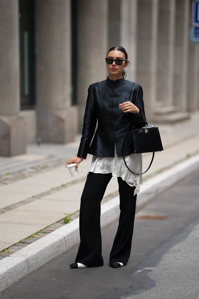 Áo khoác phương Đông, xu hướng thời trang sang trọng đang gây sốt- Ảnh 1.