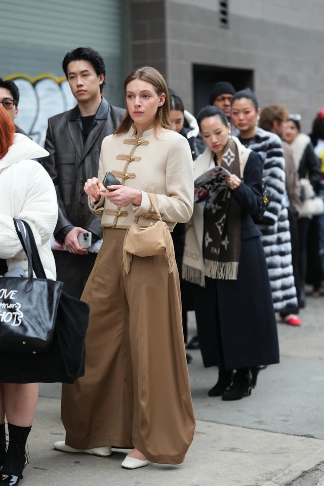 Áo khoác phương Đông, xu hướng thời trang sang trọng đang gây sốt- Ảnh 3.