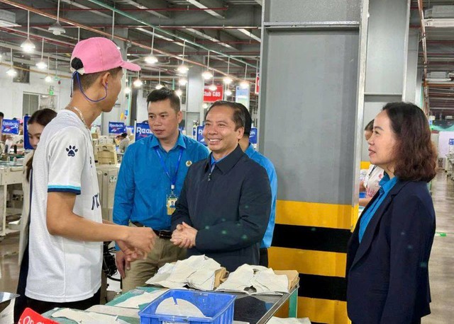 Dầu ăn, muối th&agrave;nh 'lộc xu&acirc;n' đầu năm của c&ocirc;ng nh&acirc;n- Ảnh 2.