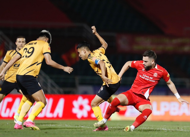 CLB Thanh H&oacute;a n&iacute;n thở chờ 3 tỉ đồng gỡ &aacute;n phạt FIFA, V-League sẽ lại vui?- Ảnh 3.