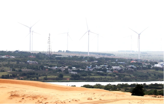 Vướng sai phạm, 19 dự &aacute;n điện gi&oacute;, điện mặt trời ở L&acirc;m Đồng chưa c&oacute; lối ra - Ảnh 1.