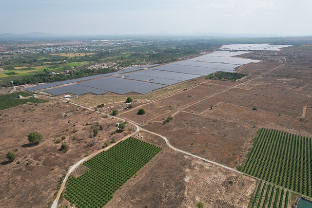 Vướng sai phạm, 19 dự &aacute;n điện gi&oacute;, điện mặt trời ở L&acirc;m Đồng chưa c&oacute; lối ra - Ảnh 4.