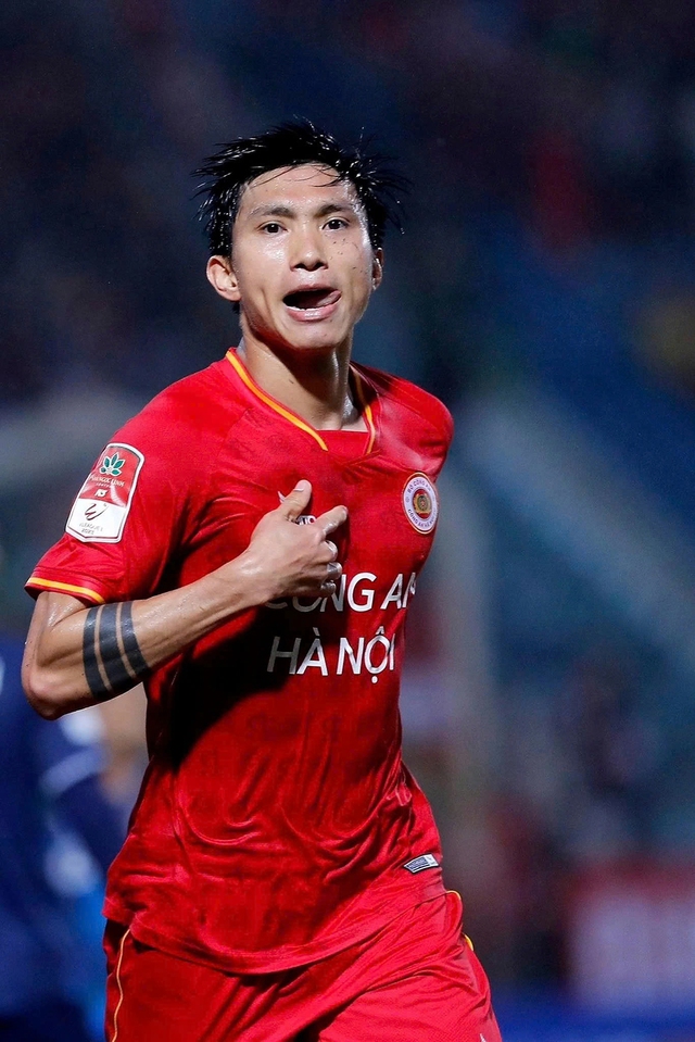 Sự trở lại của Đo&agrave;n Văn Hậu- Ảnh 1.