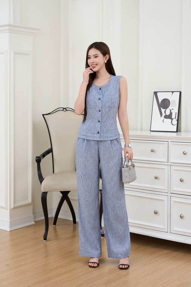 Trang phục vải đũi thoải mái trong phong cách thường ngày- Ảnh 8. Trang phục vải đũi thoải mái trong phong cách thường ngày- Ảnh 8.