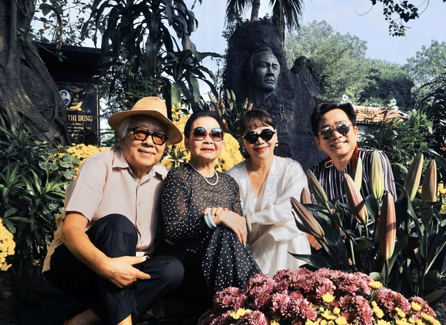 Khánh Ly về nước ra mắt cuốn sách đầu tiên về 80 năm cuộc đời- Ảnh 2. Khánh Ly về nước ra mắt cuốn sách đầu tiên về 80 năm cuộc đời- Ảnh 2.