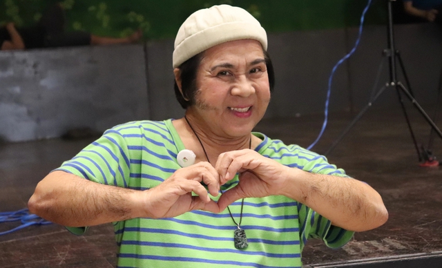 Nghệ sĩ Bạch Long: Không chạnh lòng vì U.70 vẫn ở trọ, một thân một mình - Ảnh 1.