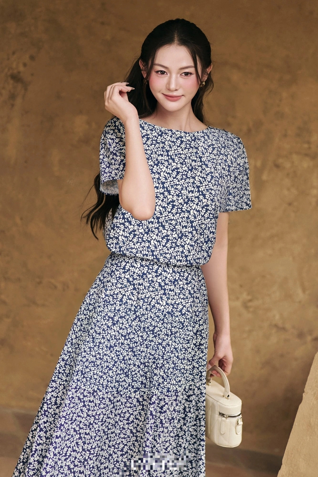 Tận hưởng tiết xuân mát dịu qua những chiếc váy hoa tươi sáng- Ảnh 5. Tận hưởng tiết xuân mát dịu qua những chiếc váy hoa tươi sáng- Ảnh 5.