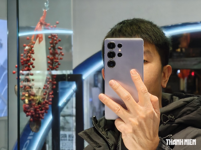 Giá Galaxy S25 Ultra chạm đáy mới trước thềm ra mắt Galaxy S26 - Ảnh 1. Giá Galaxy S25 Ultra chạm đáy mới trước thềm ra mắt Galaxy S26 - Ảnh 1.