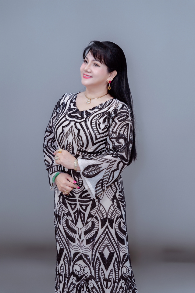 40 năm làm nghệ thuật, ‘nữ hoàng rock’ ra sao ở tuổi 61? - Ảnh 2.