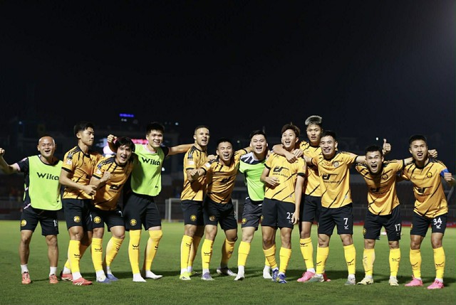 CLB Thanh H&oacute;a sắp tho&aacute;t &aacute;n cấm chuyển nhượng từ FIFA, bổ sung gấp cầu thủ để trụ hạng V-League
- Ảnh 1.