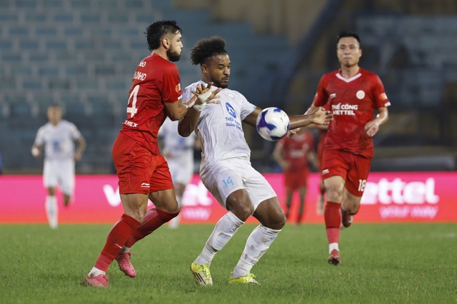 CLB Nam Định phơi &aacute;o trước Thể C&ocirc;ng Viettel: Xu&acirc;n Son đua trụ hạng- Ảnh 1.