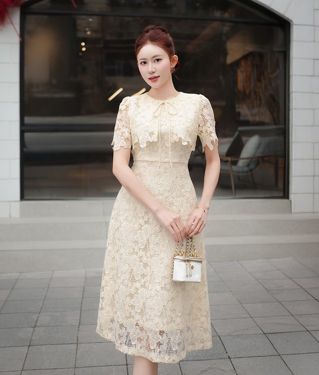 Tận hưởng tiết xuân mát dịu qua những chiếc váy hoa tươi sáng- Ảnh 8. Tận hưởng tiết xuân mát dịu qua những chiếc váy hoa tươi sáng- Ảnh 8.