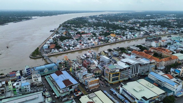 Khởi c&ocirc;ng bờ k&egrave; nằm trong g&oacute;i thầu 4.000 tỉ đồng ở Vĩnh Long - Ảnh 2.
