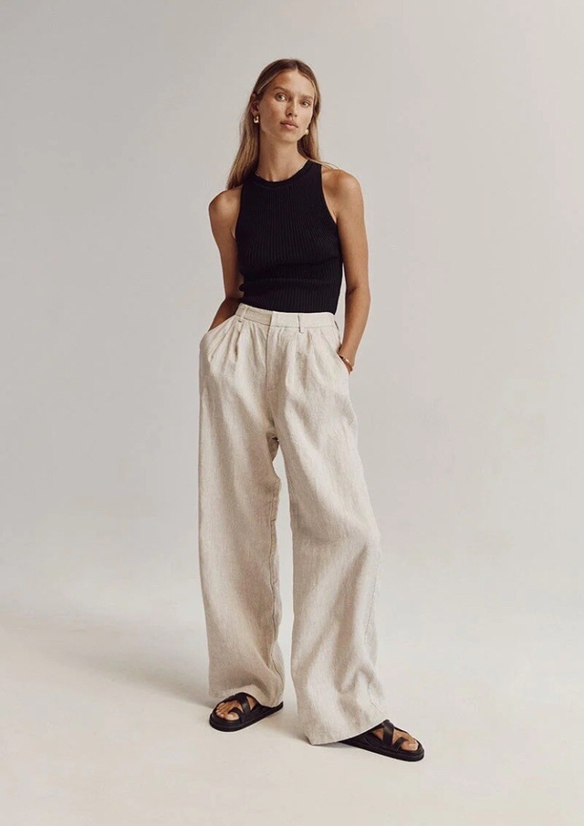 'Giải nhiệt' ngày nắng với quần linen và áo không tay- Ảnh 3. 'Giải nhiệt' ngày nắng với quần linen và áo không tay- Ảnh 3.