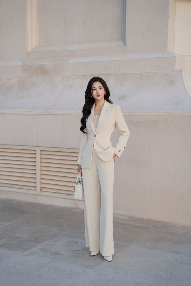 Tự tin sải bước tới văn phòng cùng set đồ công sở- Ảnh 4.